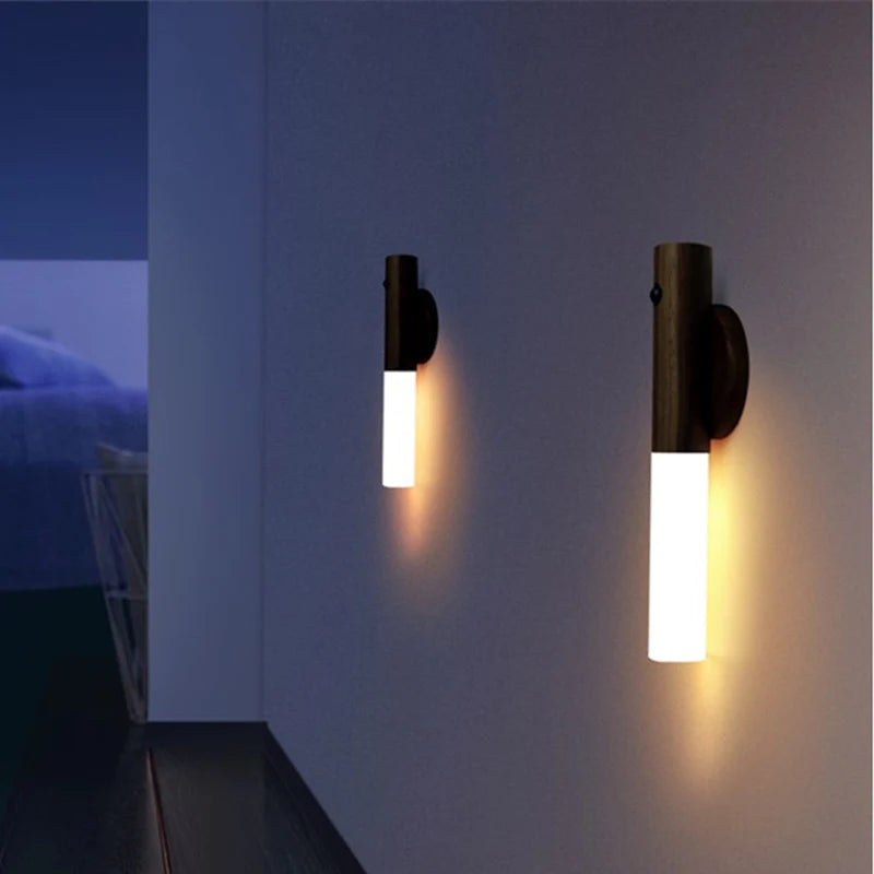 LED Stablampe aus Holz mit Magnetbefestigung – Wiederaufladbare Wandlampe mit warmem Licht & tragbarem Design