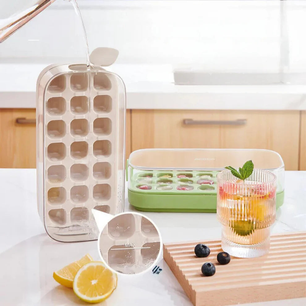Eiswürfelform mit Deckel – Stapelbare Eiswürfelbox für 18 Würfel, BPA-frei