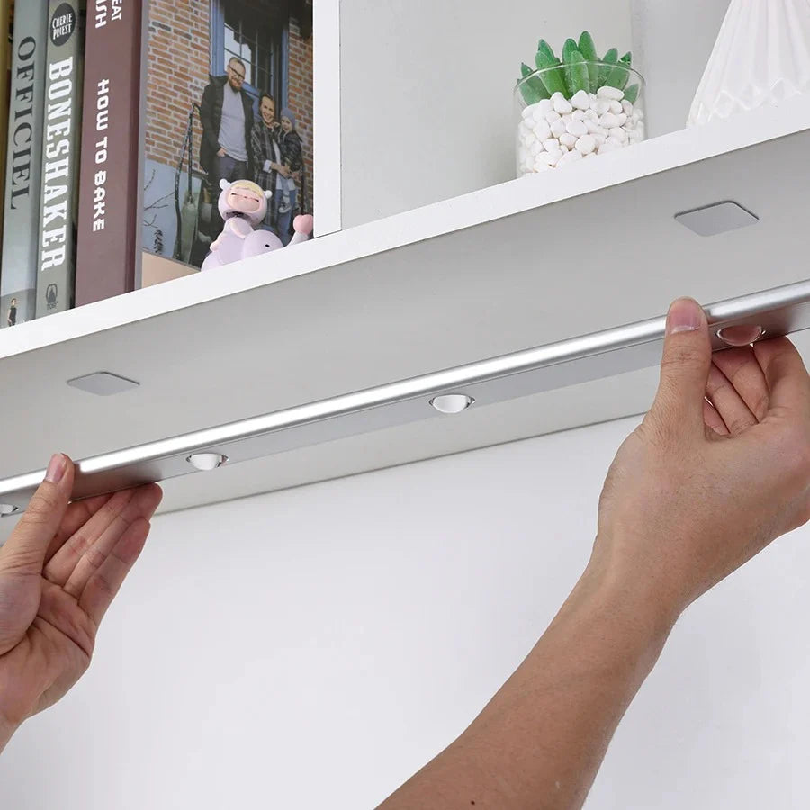 LED Unterbauleuchte mit Bewegungssensor – kabellos & wiederaufladbar für Schrank, Küche & Flur